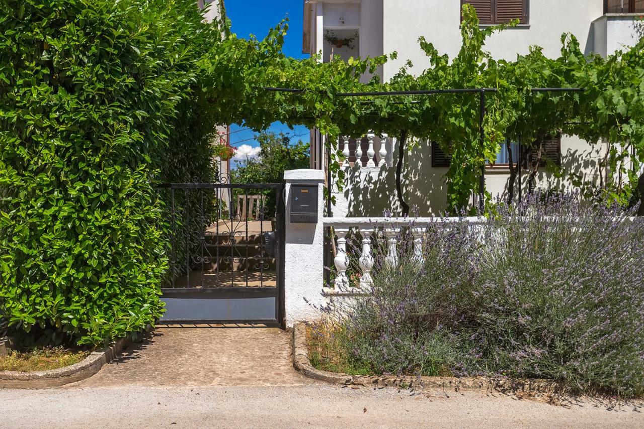 Apartman D&D, Dvorine 63 Banjole Exterior photo